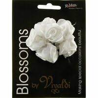 Buds Rose White 3cm Pk 6 silk